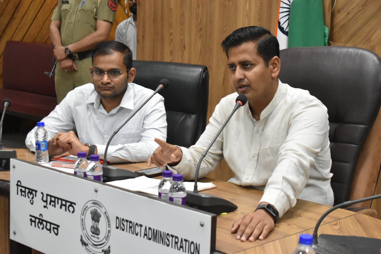 डिप्टी कमिश्नर द्वारा गैस सिलेंडरों की उपलब्धता को उचित एवं पारदर्शी ढंग से सुनिश्चित करने के लिए समिति का गठन