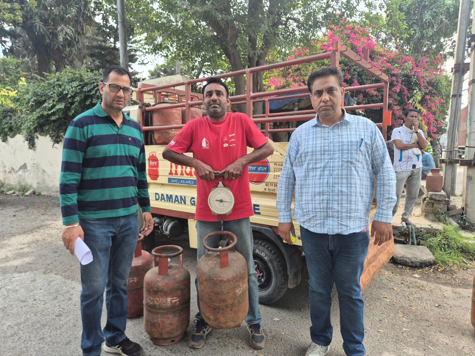 टीमों द्वारा गैस एजेंसियों की चेकिंग लगातार जारी, डिप्टी कमिश्नर द्वारा कालाबाजारी व जमाखोरी खिलाफ सख्त कार्रवाई की चेतावनी