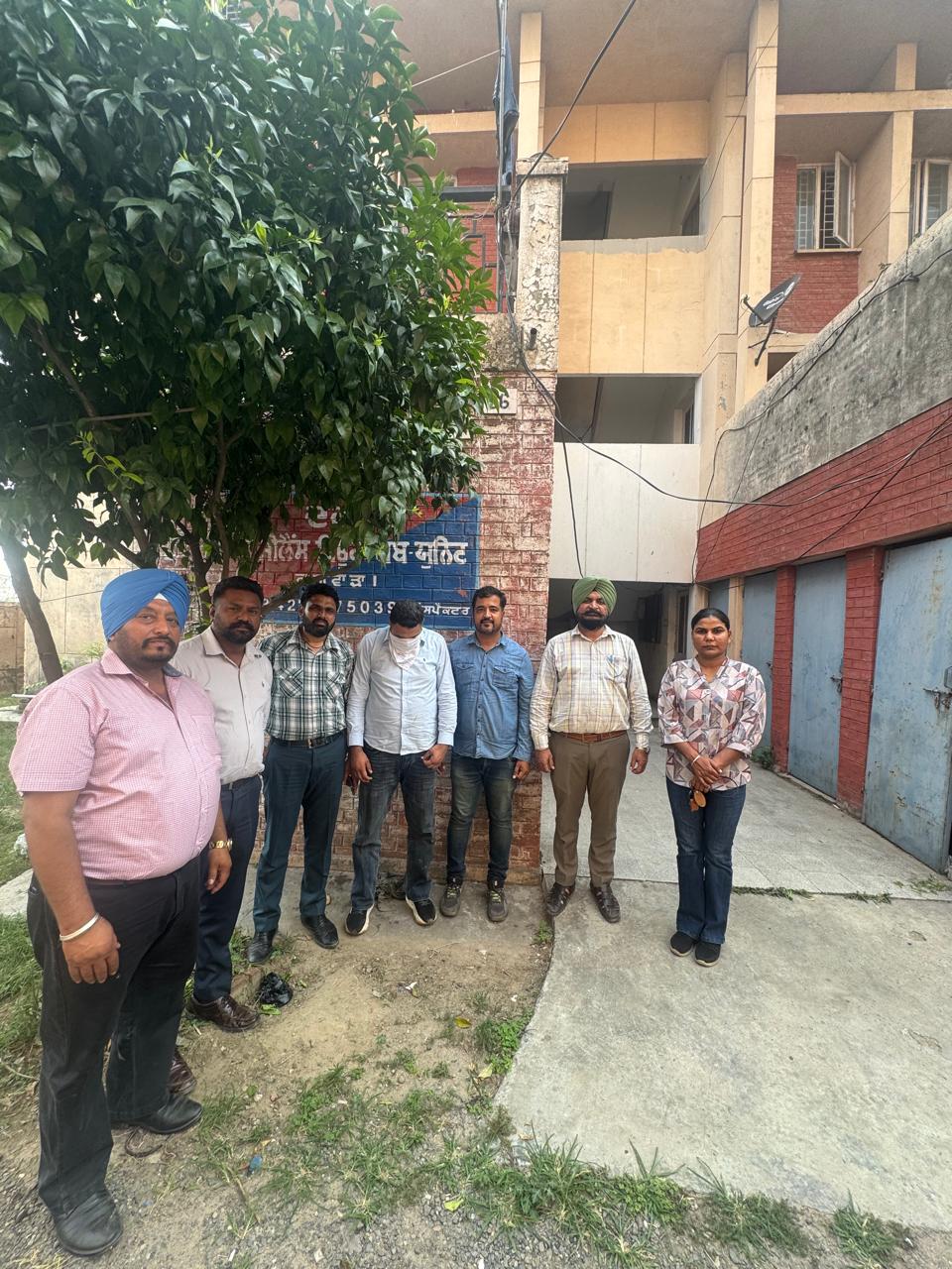 विजिलेंस ब्यूरो द्वारा 1,00,000 रुपये रिश्वत लेते हुए सब-इंस्पेक्टर रंगे हाथ गिरफ्तार