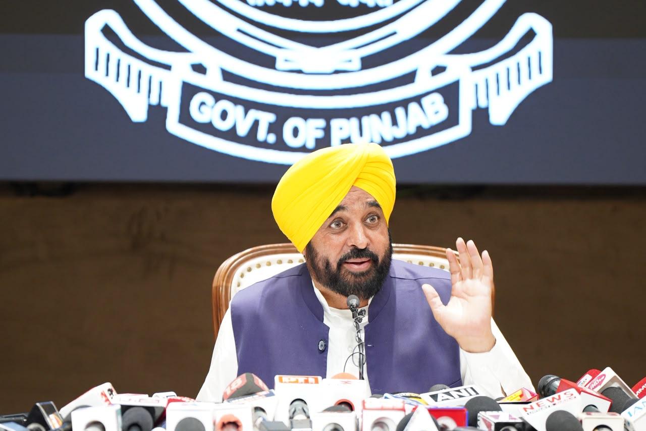 भगवंत मान सरकार ने निजी स्कूलों द्वारा मनमाने ढंग से फीस बढ़ाने पर रोक लगाई