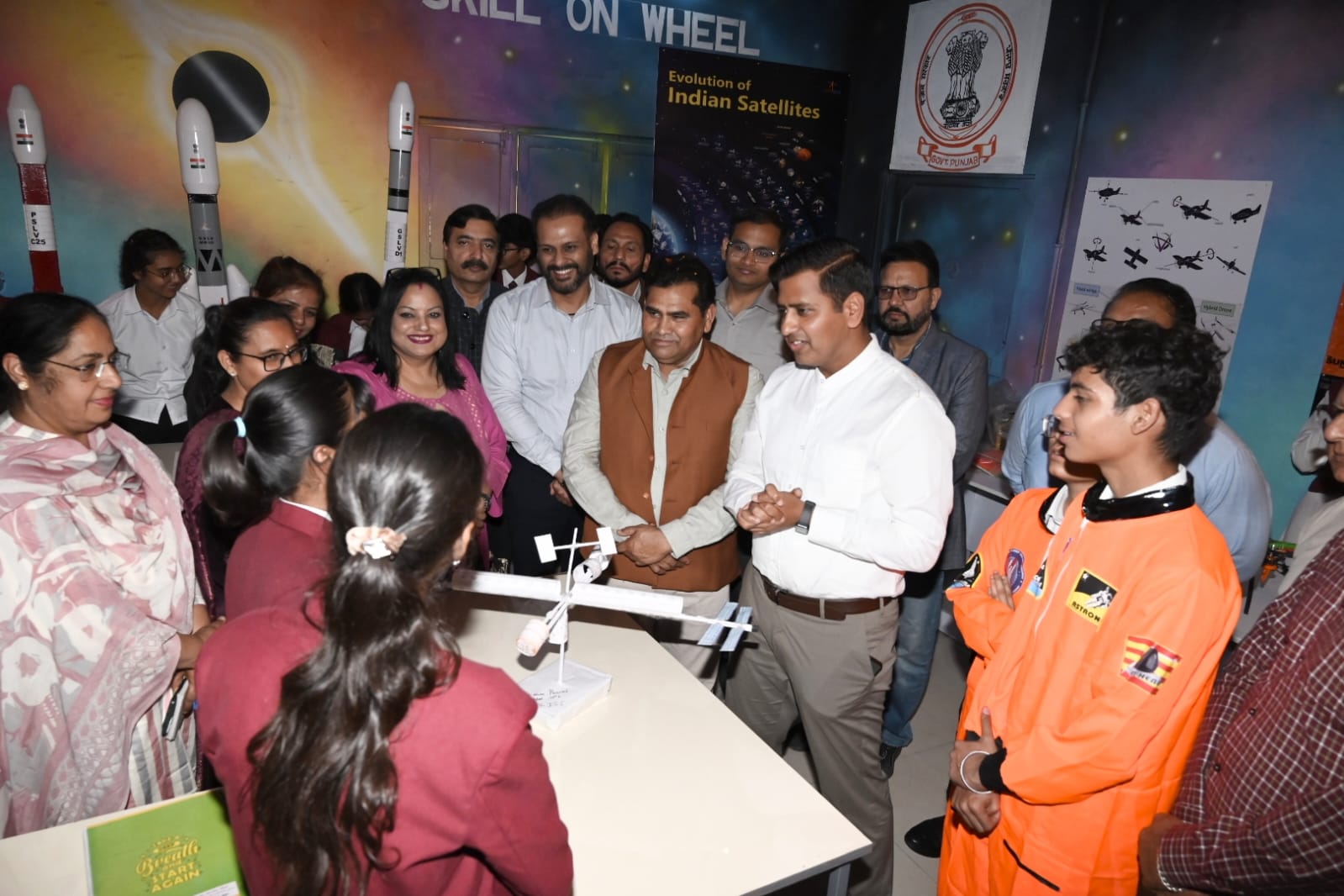 डिप्टी कमिश्नर और प्रिंसीपल प्रेम कुमार ने स्कूल ऑफ एमिनेंस फिल्लौर में अति-आधुनिक स्पेस लैब का किया उद्घाटन