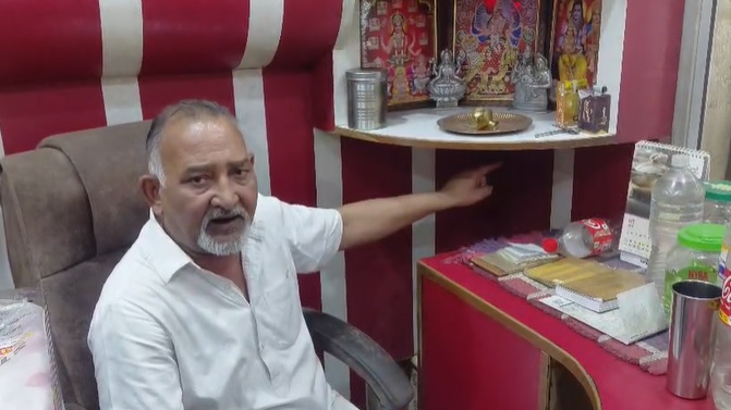 जालंधर में स्वीट शॉप पर चोरी, नकदी और मंदिर की तिजोरी लेकर फरार हुए चोर