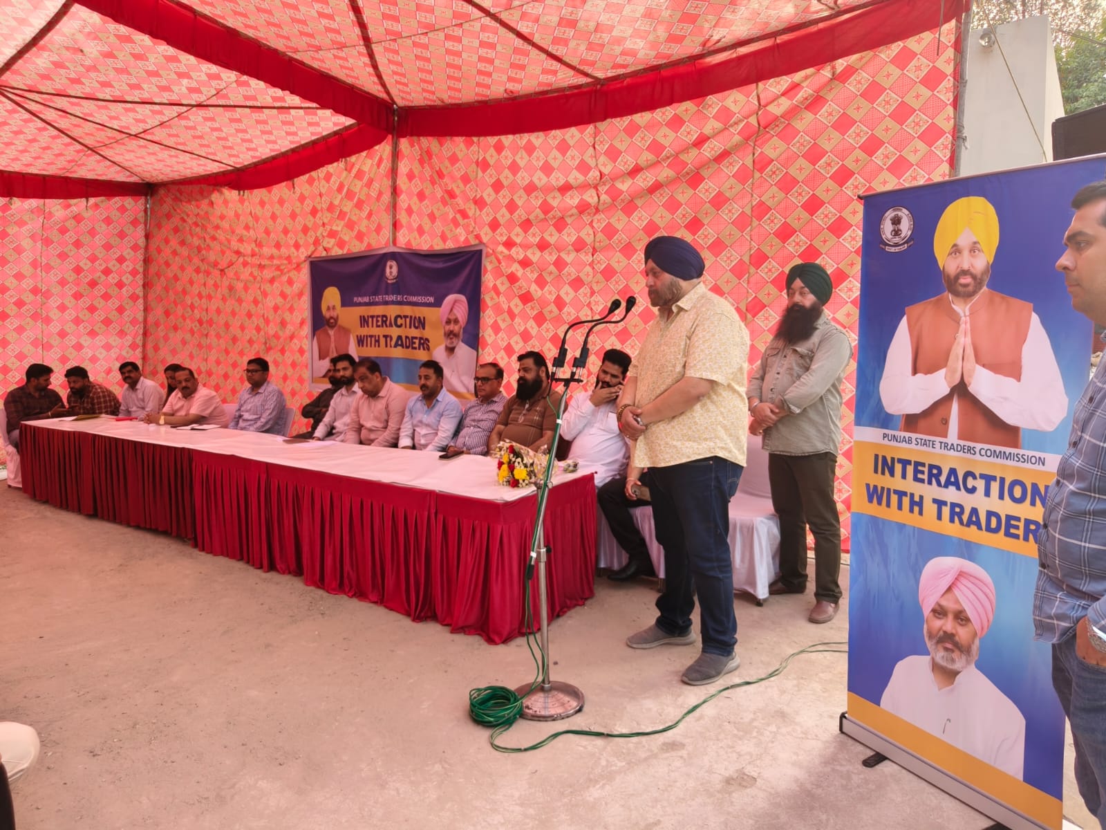 व्यापारियों को सामने आने वाले मुद्दों पर चर्चा, अधिकारियों ने उचित समाधान का दिया भरोसा