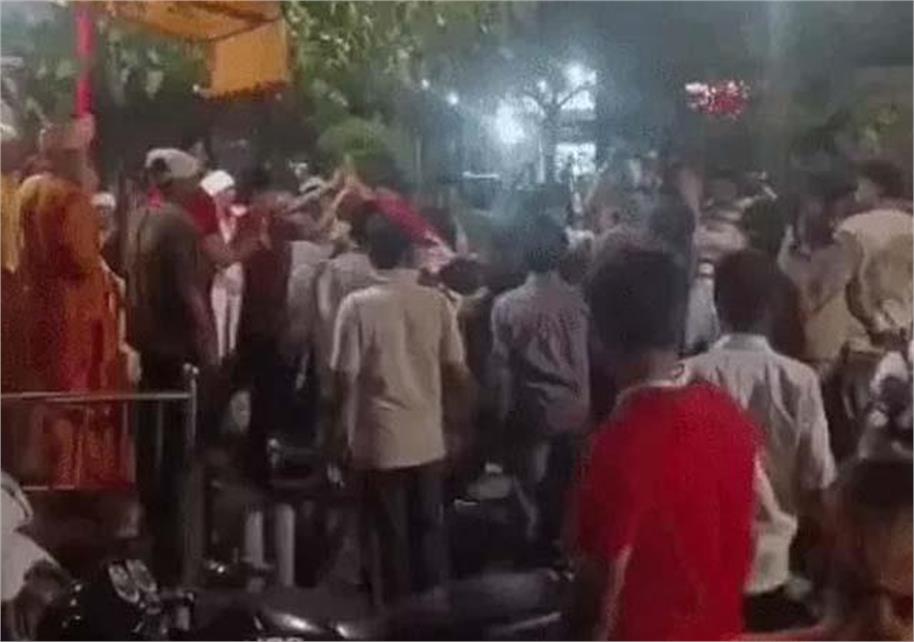 अमृतसर में हनुमान मंदिर के बाहर खूनी झड़प, पुरानी रंजिश में भिड़े दो गुट