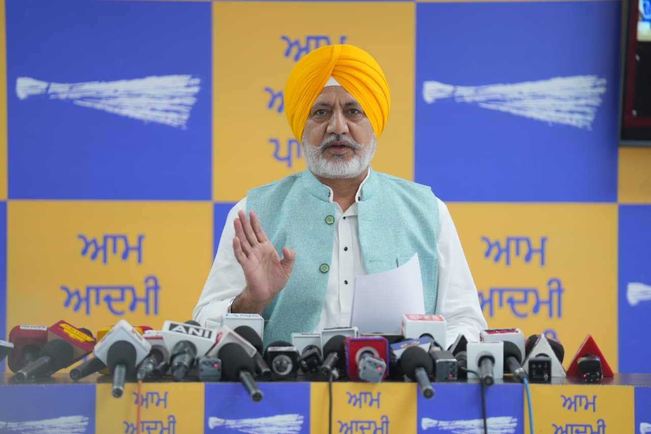 मुख्यमंत्री भगवंत मान ने 2,800 नए राशन डिपो धारकों को सौंपे लाइसेंस, 5.5 लाख राशन कार्ड धारकों को मिलेगा लाभ