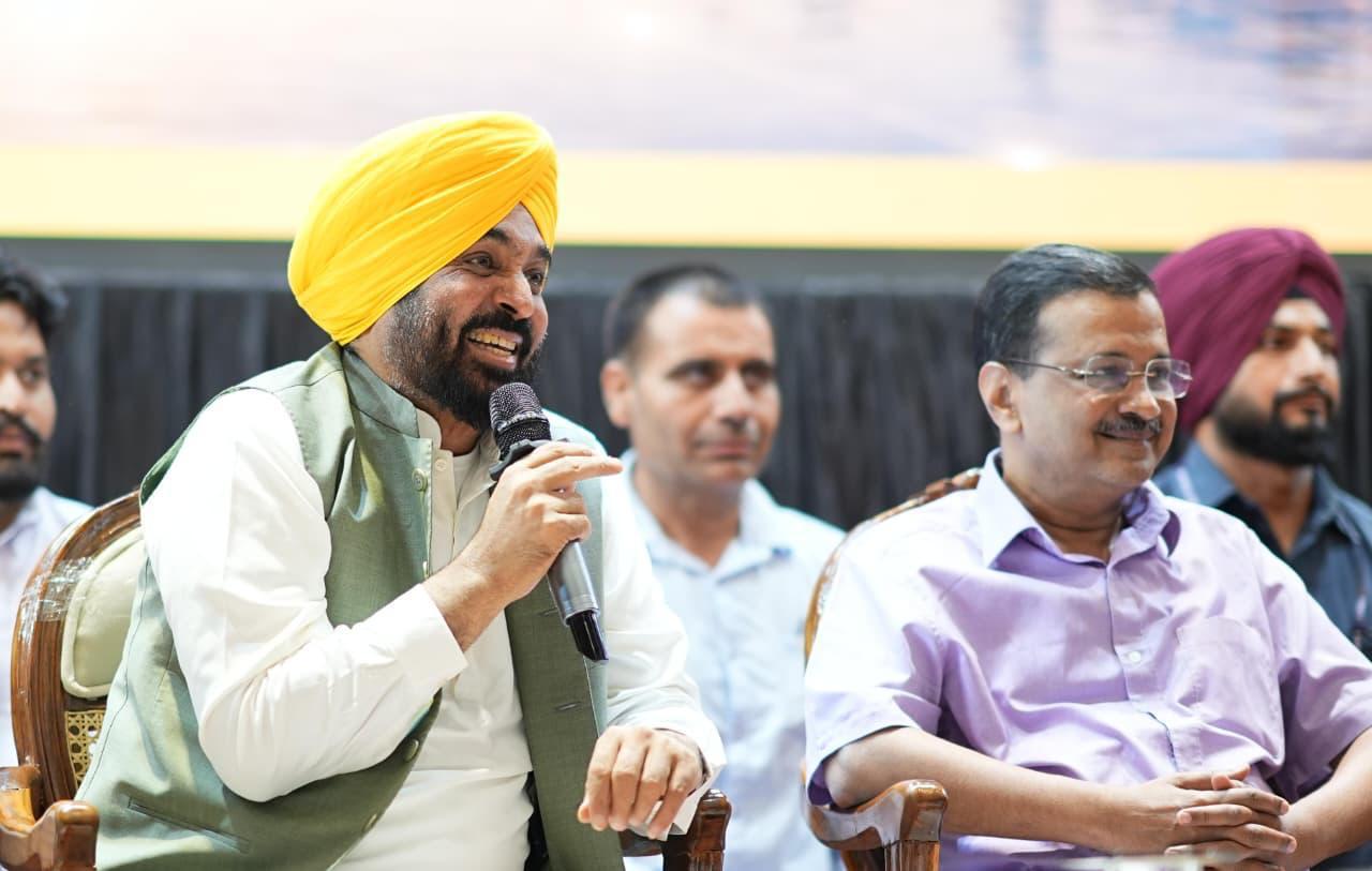 पंजाब राज्य व्यापारी आयोग की बैठक में व्यापारियों से रूबरू हुए केजरीवाल और मान, विपक्ष पर साधा निशाना