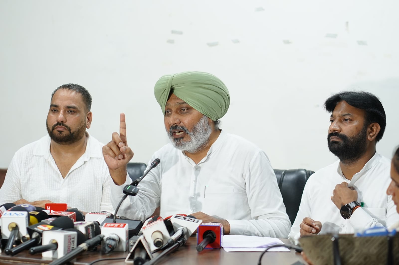 पीएम मोदी ने पंजाब के बकाया फंड पर चुप्पी साधकर लोगों को निराश किया: हरपाल सिंह चीमा