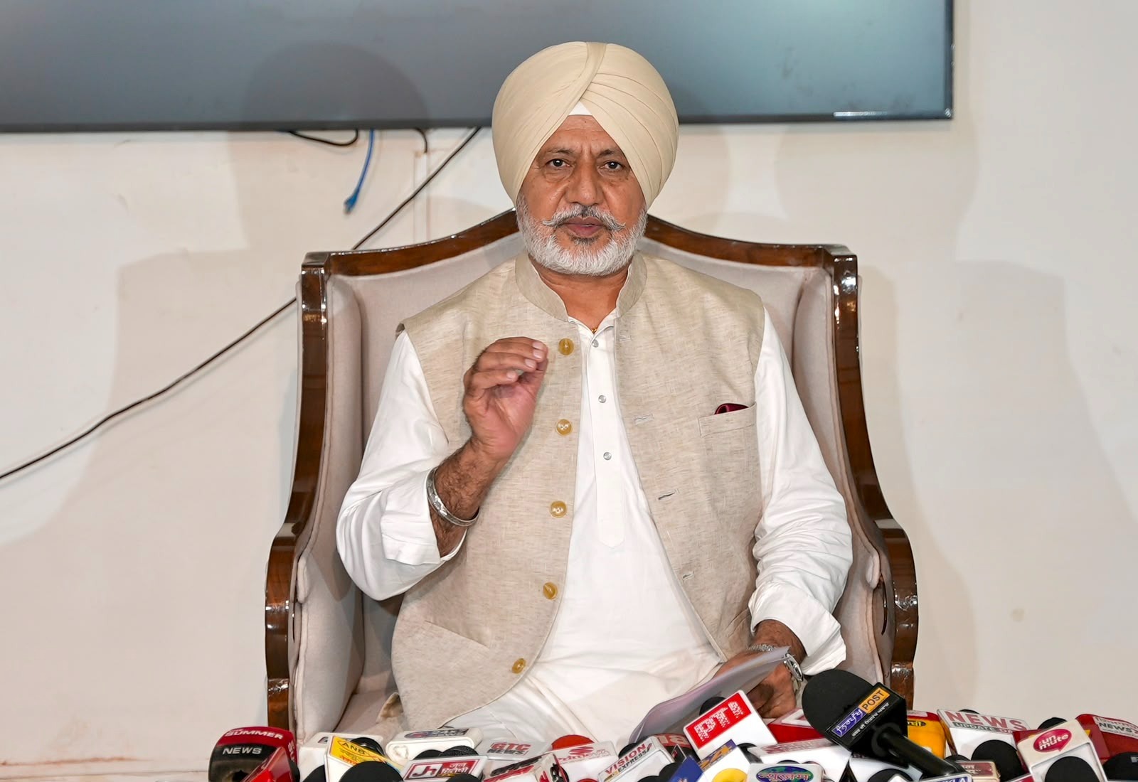 कांग्रेस का हफ्ते भर चला राजनीतिक ड्रामा बिना बदलाव के खत्म, अंदरूनी कलह उजागर: बलतेज पन्नू