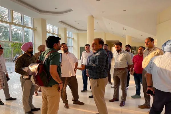 नितिन कोहली और विक्रम ने किया ओलंपियन बलबीर सिंह हॉकी स्टेडियम का निरीक्षण, 15 करोड़ रुपये से बदलेगी सूरत