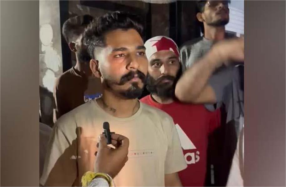 मकसूदा के रविदास नगर में युवक से कथित मारपीट, सिविल ड्रेस में पुलिसकर्मियों पर गंभीर आरोप