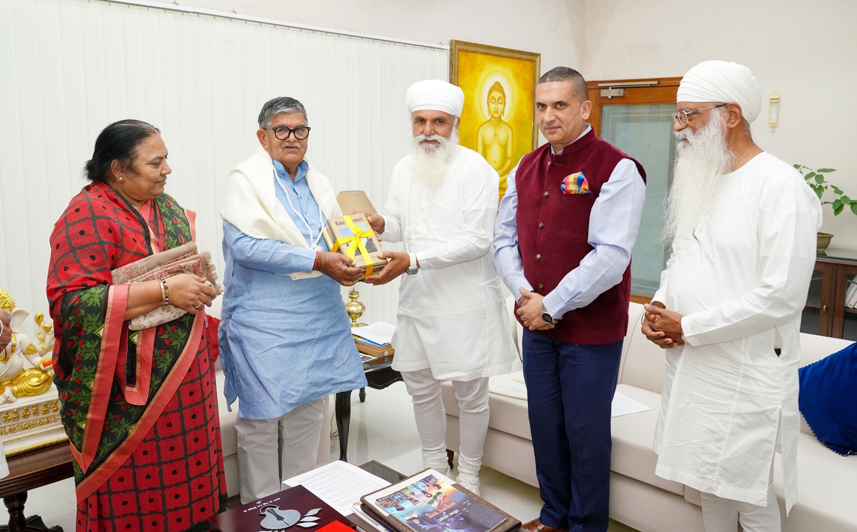चंडीगढ़: सतगुरु उदय सिंह जी ने राज्यपाल गुलाब चंद कटारिया से की शिष्टाचार भेंट
