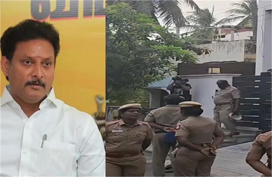 पूर्व शिक्षा मंत्री अंबिल महेश के घर CCB की छापेमारी, 100 करोड़ रुपये के कथित स्कूल मंजूरी घोटाले से जुड़ा मामला