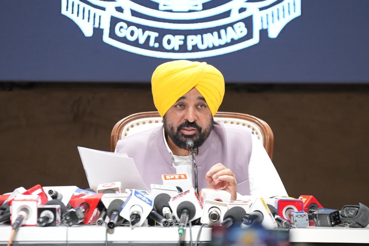 निजी स्कूलों की मनमानी फीस वृद्धि पर लगेगी लगाम, पंजाब सरकार लाएगी सख्त कानून